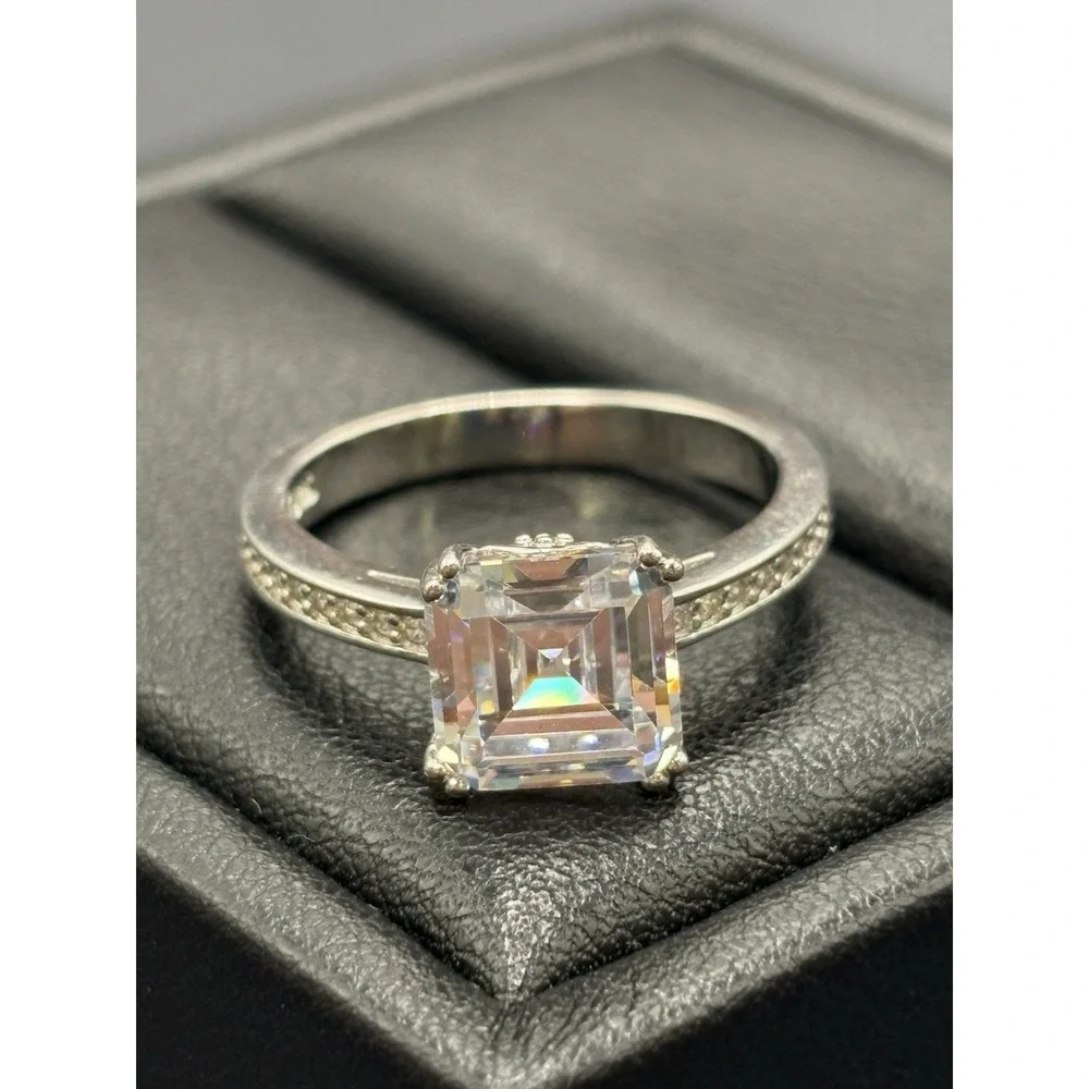 New Condition Sterling Silver Cubic Zirconia AscherCut Engagement Ring Size 7 E5